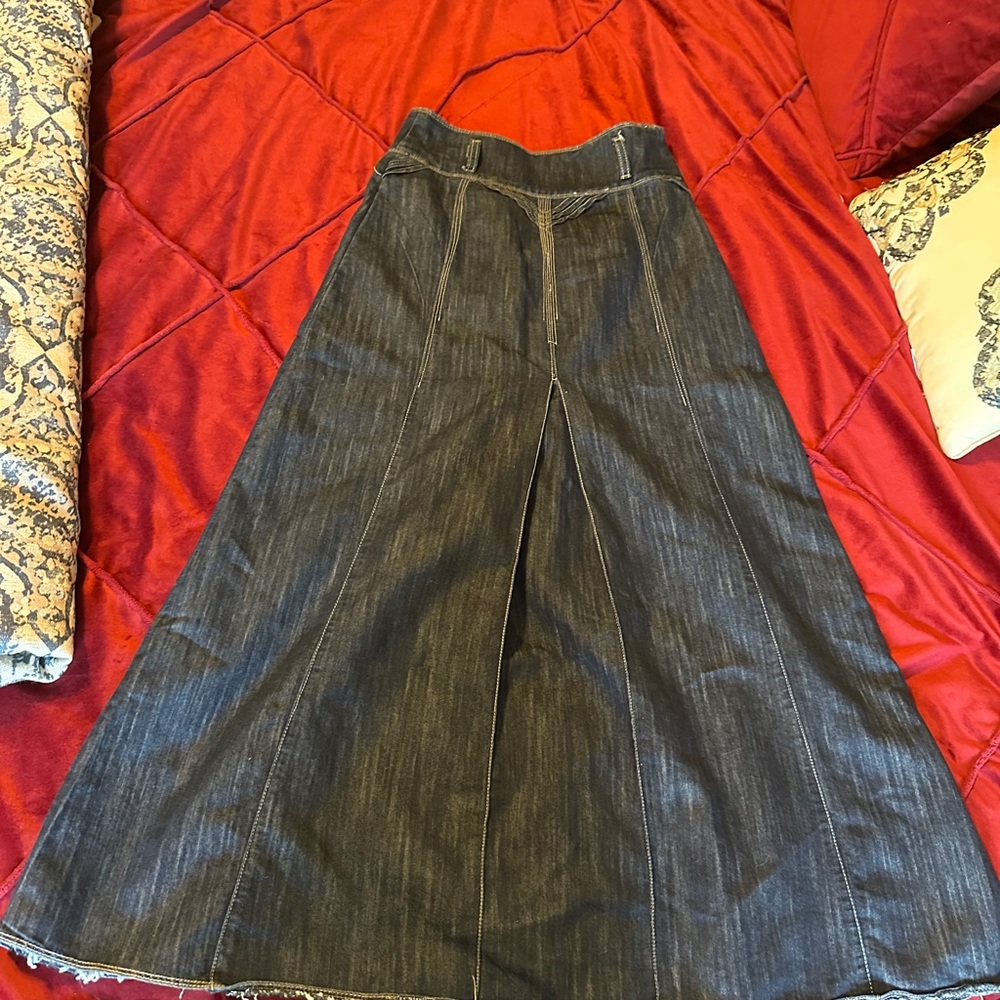 Maxi woman skirt